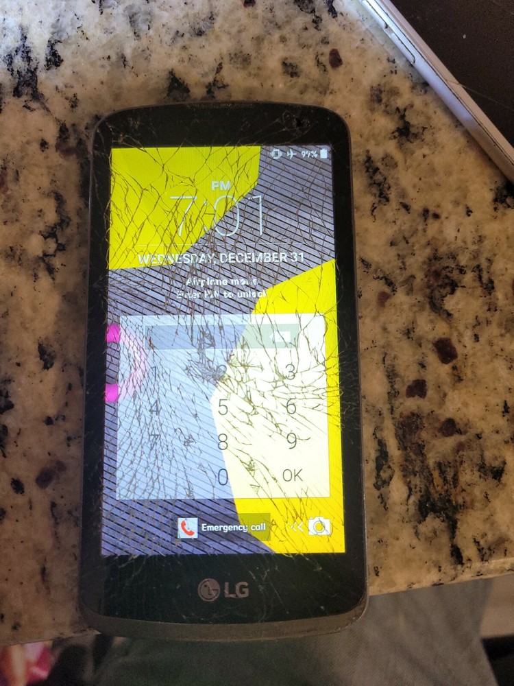 CRACKED AS IS LG Optimus Zone 3 Prepaid Verizon LG-VS425LPP Smart Phone