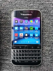 BlackBerry Classic Q20 (SQC100-4) Smart phone 16GB Unlocked GSM 4G LTE Keyboard