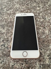 Apple iPhone 8 – 64 GB – Gold (Unlocked)