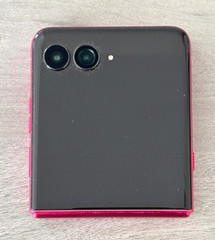 Motorola RAZR Ultra 2025 – 1TB Smartphone – Foldable – Pink Cabaret – Unlocked