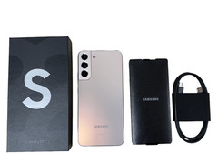 Samsung Galaxy S22+ 128GB G906U Factory Unlocked GSM CDMA + AKG Headphones Combo
