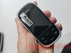 Nokia 7230 (Unlocked) 2G / 3G microSDHC Cellphone