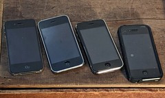 2X Original Apple IPhone 3GS 16GB 8gb model A1303 and 2 a1332
