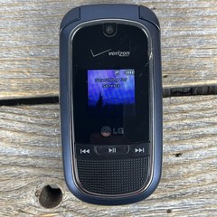 LG VX8360 Verizon V CAST Flip Phone Tested Powers On Read