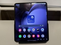 Samsung Galaxy Z Fold5 SM-F946U 256GB Phantom Black Spectrum Only – Bundle *Read