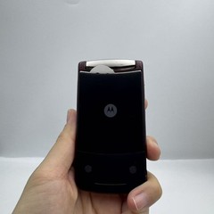 Original Motorola RAZR2 V9 2.2″ 2MP Bluetooth MP3 Flip Unlocked 3G Phone