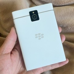 Unlocked BlackBerry Passport Q30 32GB 3GB RAM 4G LTE GSM QWERTY Multicolor