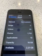 Apple iPhone SE – 16GB – Silver (T-Mobile) A1662 (CDMA + GSM)