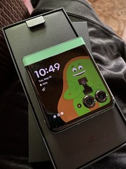 Factory Unlocked Motorola Razr 256GB 16 Green XT2553-3