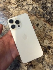 iPhone 15 Pro Max – Silver