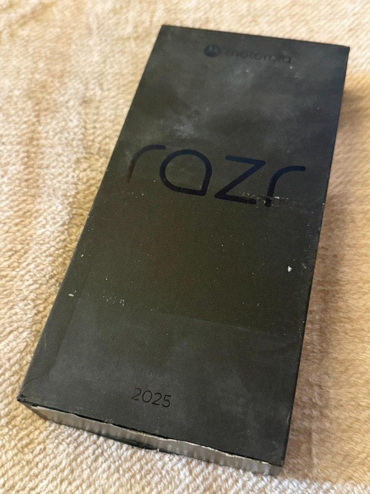 Motorola Moto RAZR 2025 Cell Phone for Tracfone XT2553V New Open Box