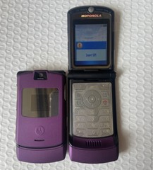 Motorola RAZR V3 Flip Bluetooth MP4 video Unlocked GSM Mobile Phone (8 Colors)