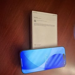 Apple iPhone 16 Pro A3083 (Unlocked) 128GB White (very good). Light scratches