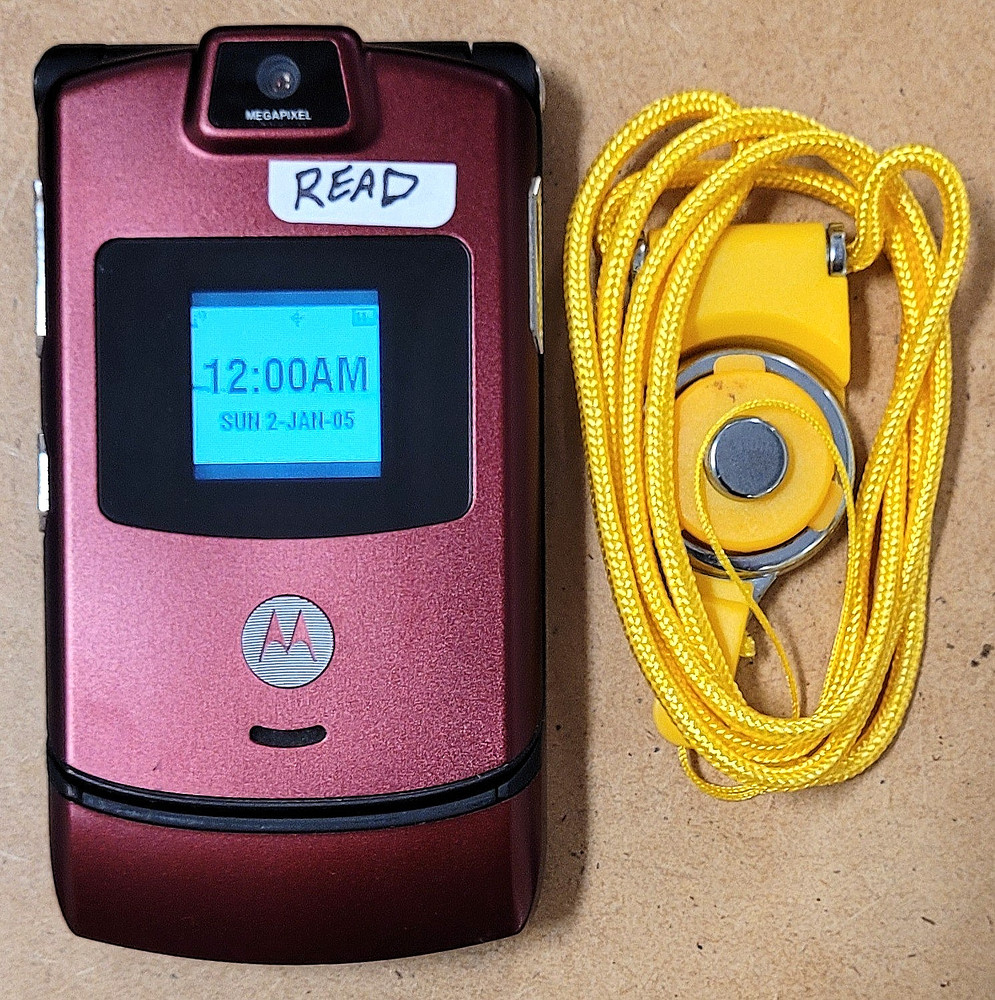 Motorola RAZR V3m – Maroon / Red ( CDMA ) Cellular Flip Phone -READ / Rare Color