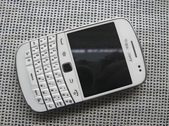 Unlocked BlackBerry Bold 9930 8GB 768MB RAM 5MP WIFI 3G BlackBerryOS Smartphone