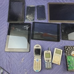 19 pcs Assorted Cell Phones, Tablet Mis. Electronic Parts, Scrap Gold Recovery