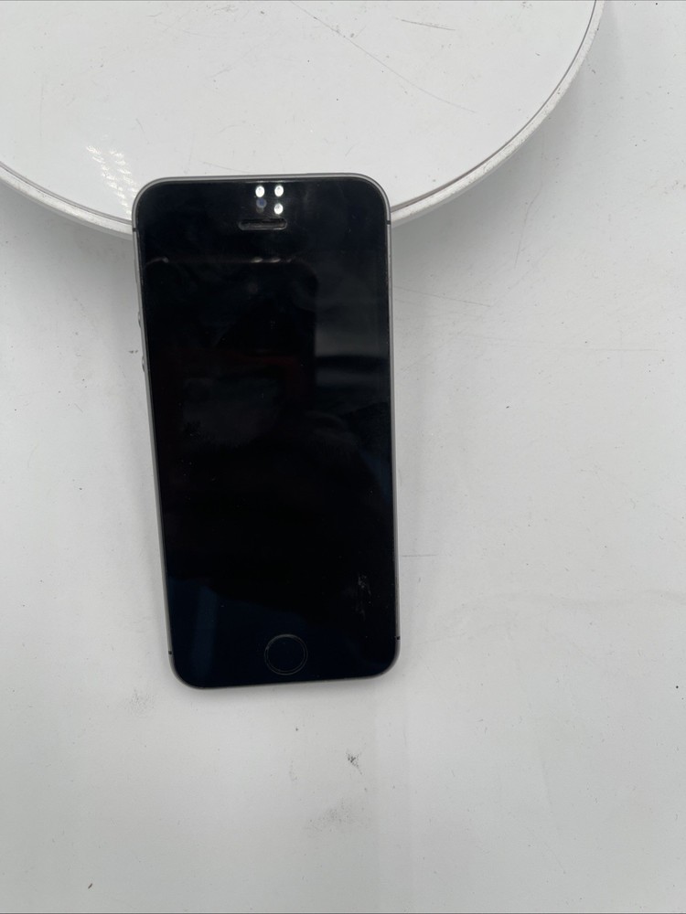 Apple iPhone 5s A1533 Silver Locked – IOS APPLE A7 Chip 4G LTE
