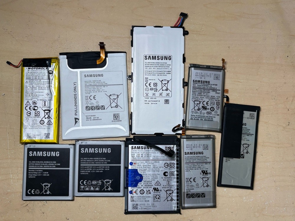 Lot of 9 Smartphone Batteries Galaxy S6 S7 S7 Edge S8 Moto G6 OEM ORIGINAL