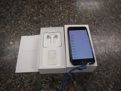 Apple iPhone 7 256GB Black (Unlocked) A1778 in original box – reset – Great