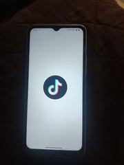 OnePlus 8 5G (T-Mobile) – 128 GB – Multicolor (Metro)