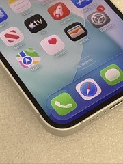Apple iPhone 16e – 128 GB – White (AT&T) *Scratched*
