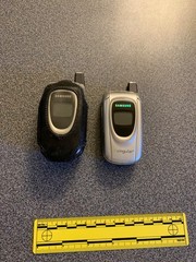 Samsung – Portable Tri-Band Vintage Phone- Cingular Flip Phone – Pair for Parts