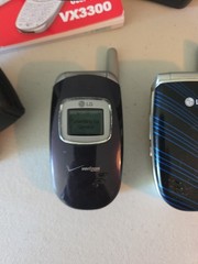Lot Of 2 LG Verizon Flip Mobil Cell Phone VX3300 Blue Stripes & VX3400 – Working