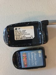 Lot Of 2 LG Verizon Flip Mobil Cell Phone VX3300 Blue Stripes & VX3400 – Working