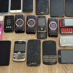 Lot Of Mixed Smartphones Tablets Apple iPhone iPad Samsung Motorola LG UNTESTED