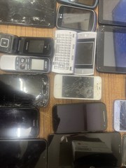 Lot of 31 smartphones – sold for parts or repair