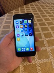 Apple iPhone SE 64GB Black 4.7in A13 Bionic 12MP Visible iOS Phone