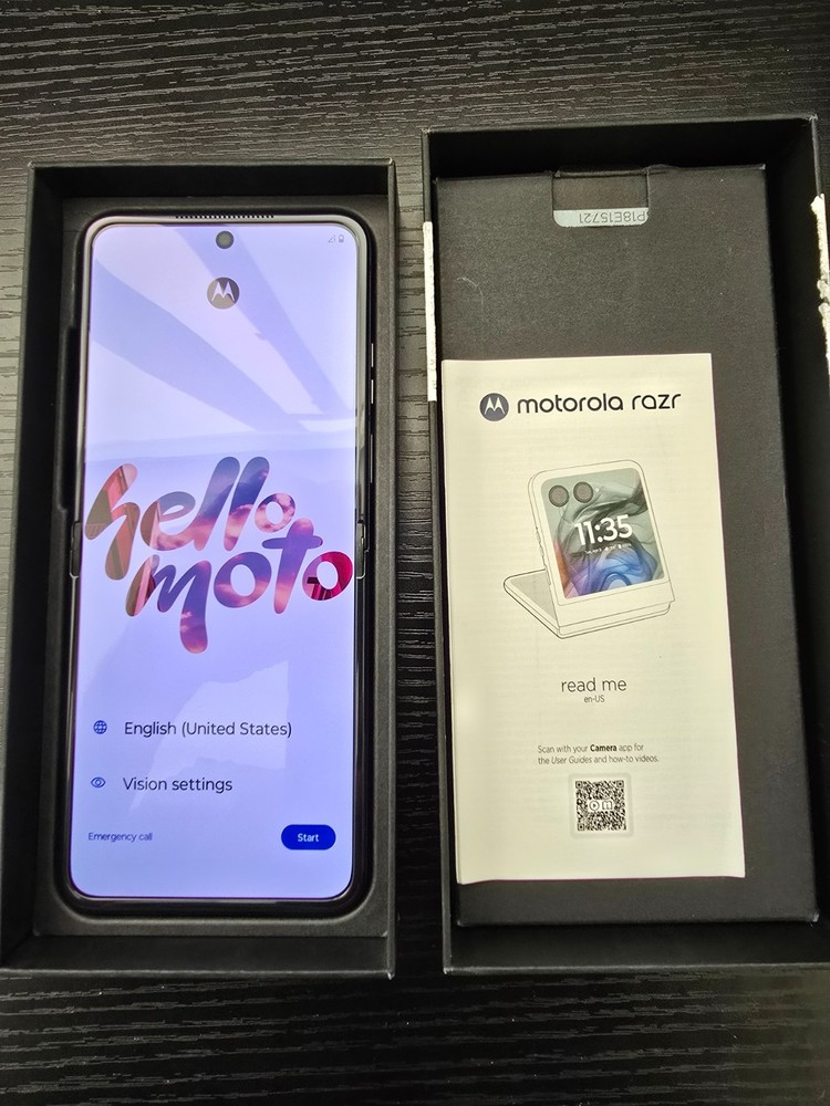 Motorola Razr 5g 2024, 8 GB RAM / 256 GB Storage T-Mobile model XT2453-3