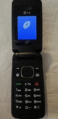 LG 420G TracFone Wireless Cellular Black Flip Phone – Works Great