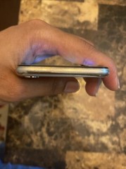 Apple iPhone X – 64GB – Silver (Unlocked) A1865 (CDMA + GSM)