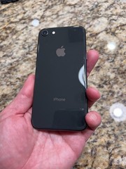 Apple iPhone 8 – Great Condition – (Unlocked, AT&T, T-Mobile, Verizon & More)