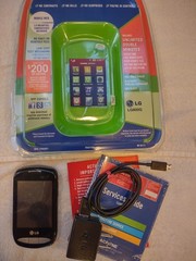 LG 800G – Black (TracFone) Cellular Phone – charges and runs