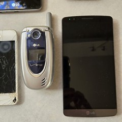 Mixed Lot of 7 Cell Smart Phones UNTESTED FOR PARTS ONLY Motorola LG Apple Ipod