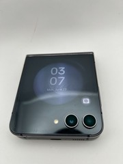 Samsung Galaxy Z Flip5 512GB Factory Unlocked – Graphite