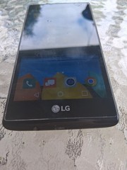 LG k8v Cell Phone By Verizon 16 Gb