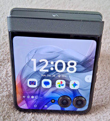 Motorola Razr 2024, 256GB, Gray XT2453-3, Unlocked, Black Dots