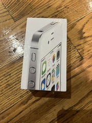 Apple iPhone 4s – 8GB – White (Unlocked) A1387 (CDMA + GSM)