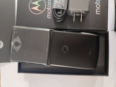 Motorola Moto Razr (2019) 128GB ( Factory Unlocked) – Noir Black ESIM