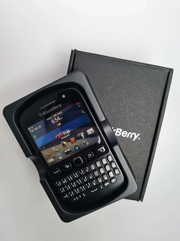 BlackBerry 9720 Unlocked Cellphone 3G WIFI 5MP Camera FM Radio GPS SALE LO