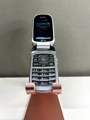 LG VX8360 – Verizon CDMA Flip Phone – 1.3 MP Camera – microSD Slot – Tested / Wo