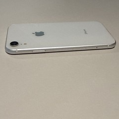 Apple iPhone XR 128GB A1984 White (Unlocked) Cracked Screen – For Parts / Repair