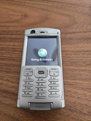 Sony Ericsson P990i 32MB Silver, Collector’s Item, Factory Unlocked 3G SIMFree.