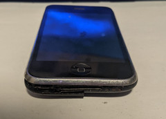 Apple iPhone 3GS (A1303) – Black (AT&T) See Below