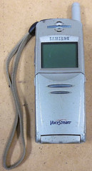 Samsung SGH-N105 – Gold and Gray ( VoiceStream ) Very Rare GSM Phone – Untested