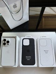FACTORY UNLOCKED Apple iPhone 14 Pro – 256GB – Silver INCLUDES FREE ITEMS