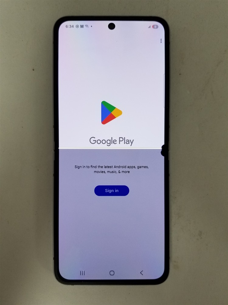 Samsung Galaxy Z Flip6 256GB Silver SM-F741U (T-Mobile) Damaged zD2557